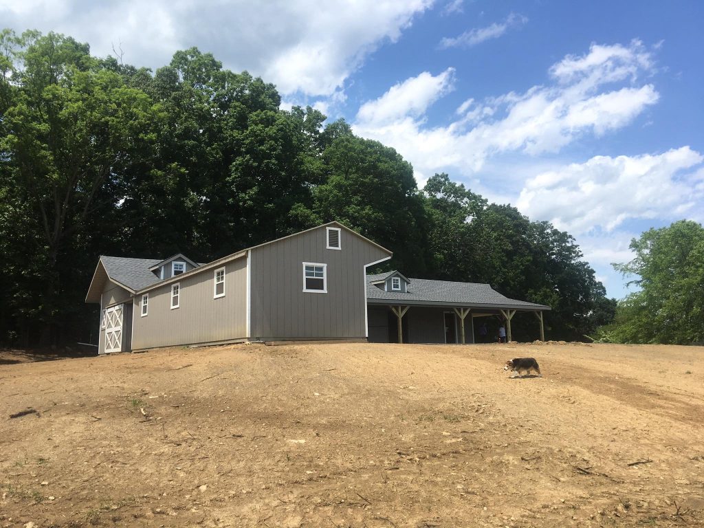 L-Shaped barn built in Virginia