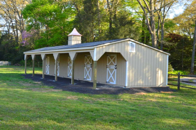 shed row horse barn