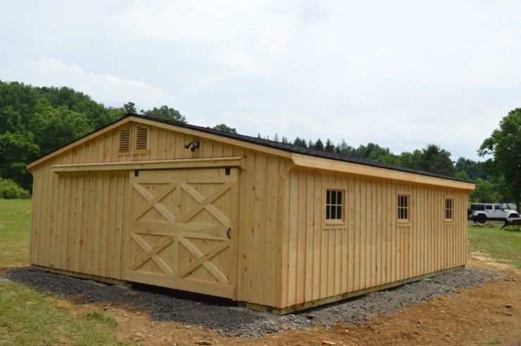 Average horse barn sized for 3 stalls