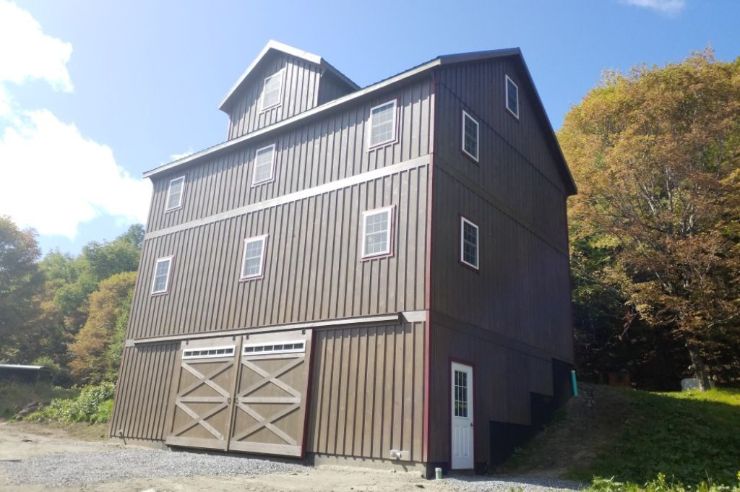 Detached garage with 3 stories