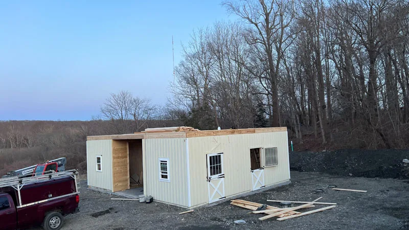 gambrel modular horse barn