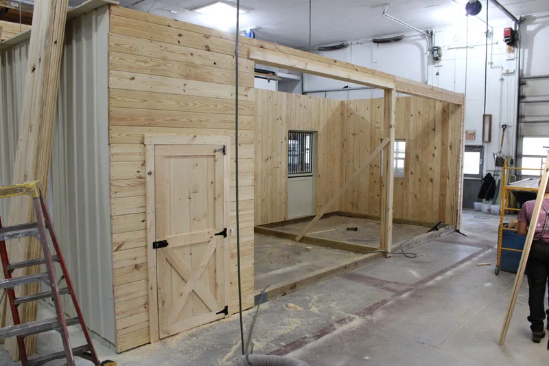 gambrel modular horse barn