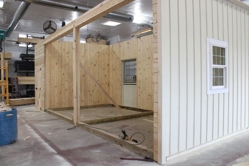 gambrel modular horse barn