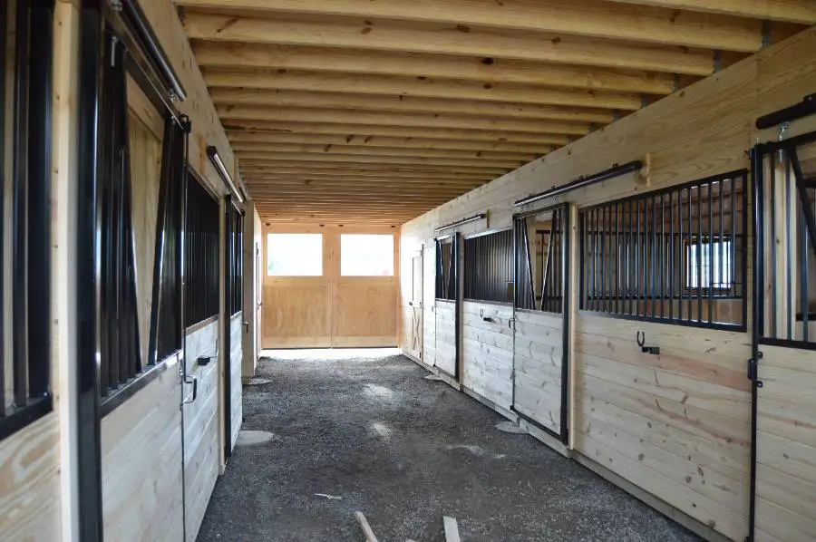 modular horse barn in high country