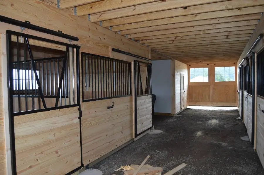 modular horse barn in high country