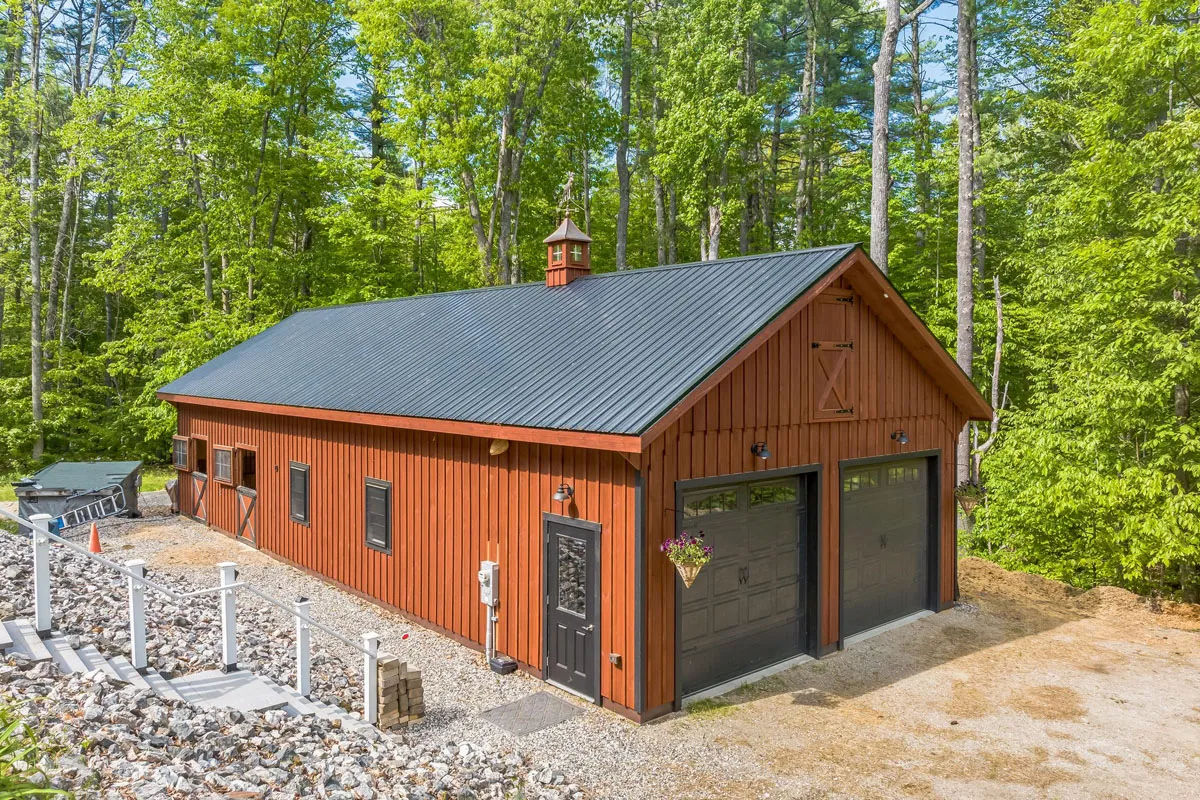 modular horse barn