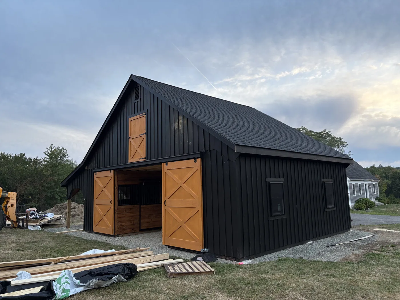high country modular barn with loft and lean-to
