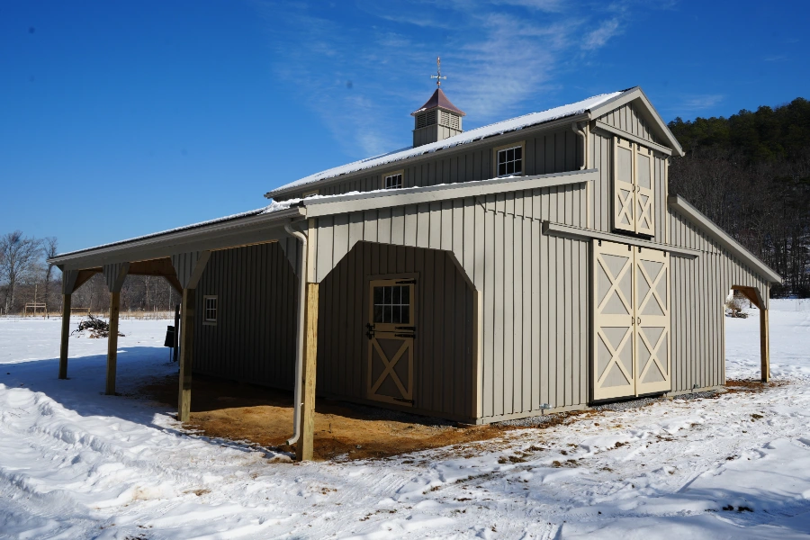 modular barn with lean-to in monitor style