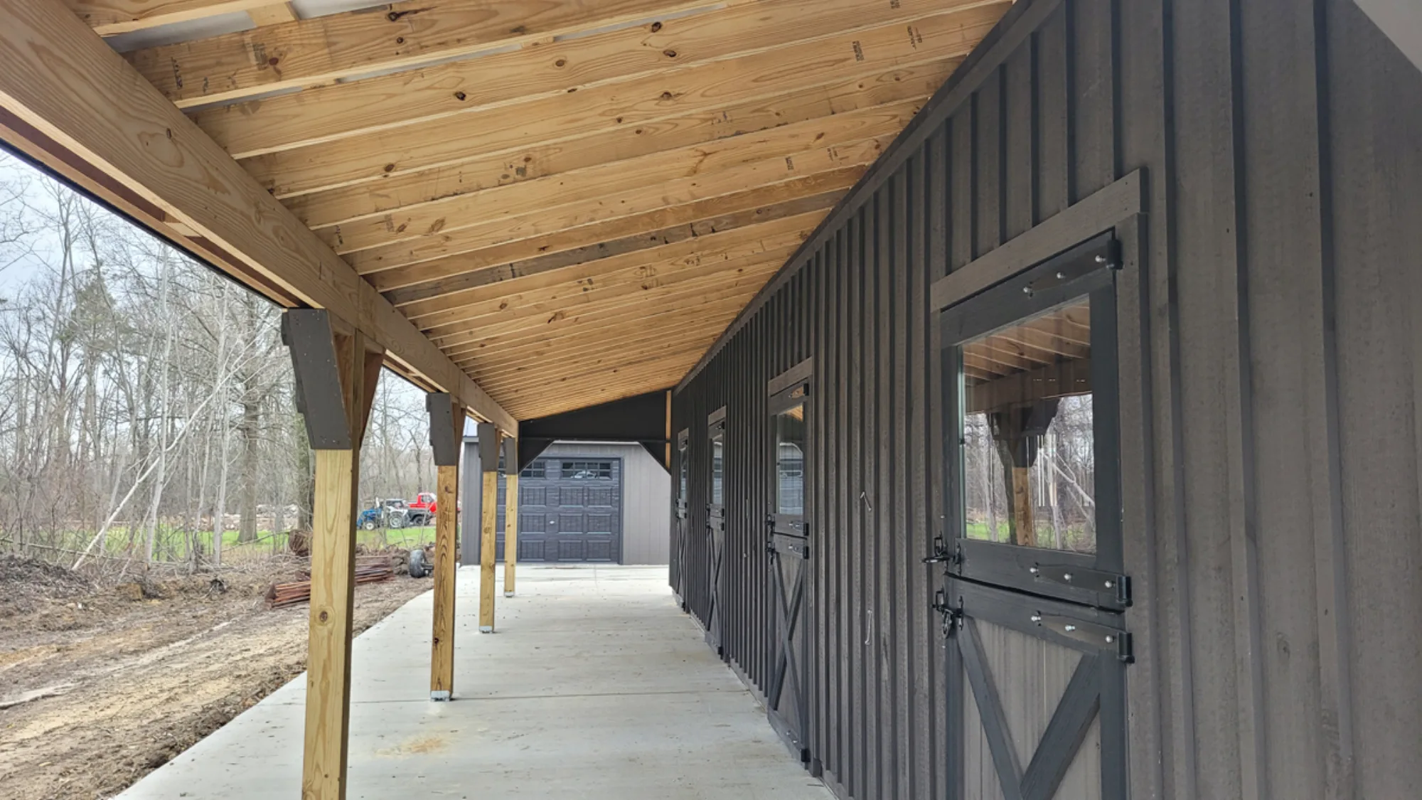monitor modular horse barn