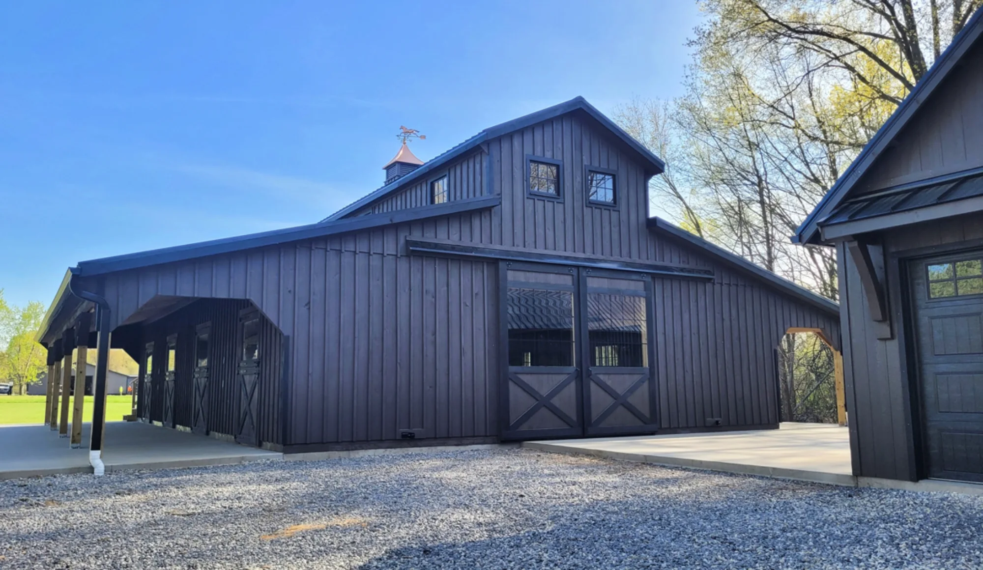 monitor modular horse barn