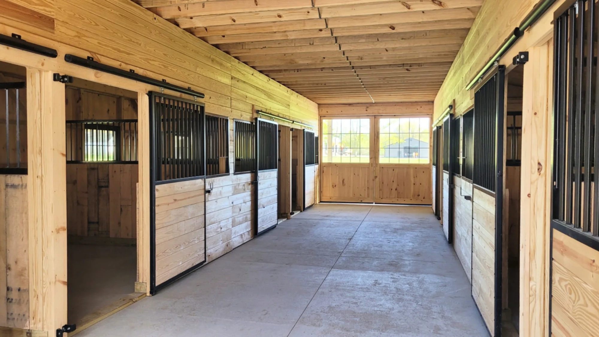 monitor modular horse barn