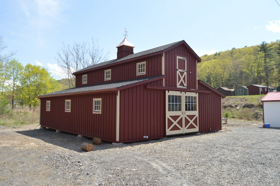 modular barn in monitor style