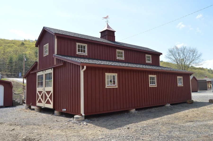 modular barn in monitor style