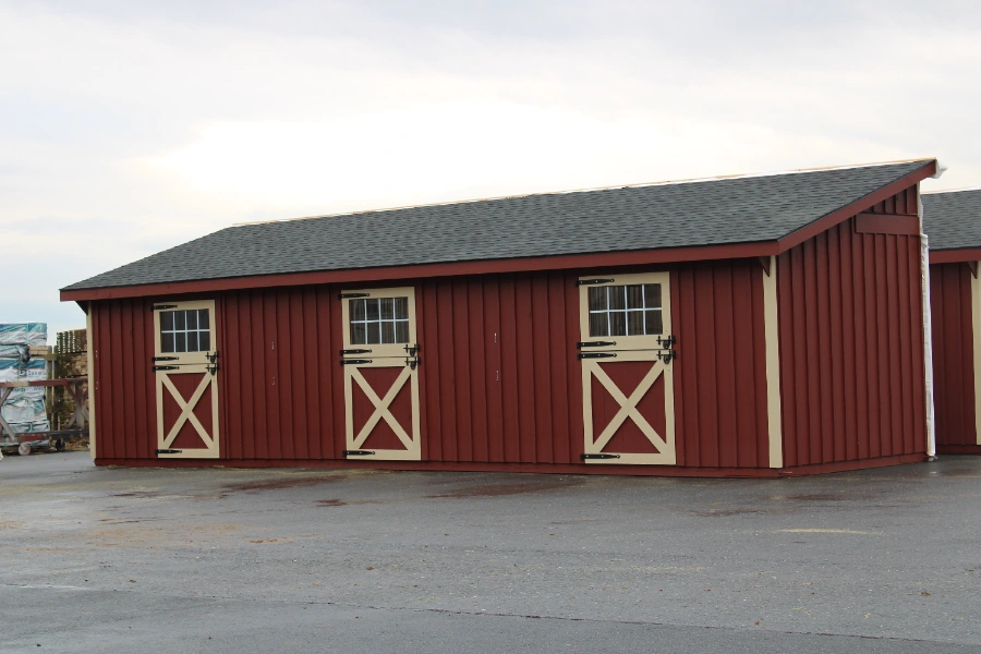modular barn in monitor style