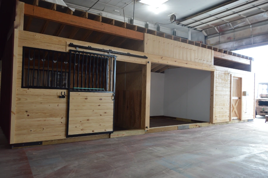 modular barn in monitor style