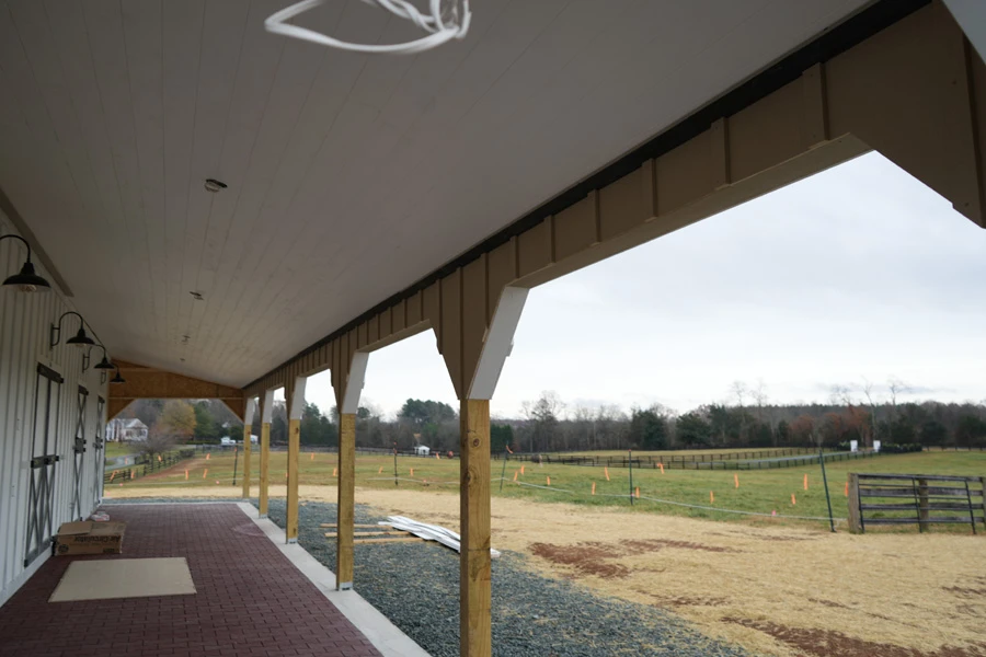shed row modular horse barn