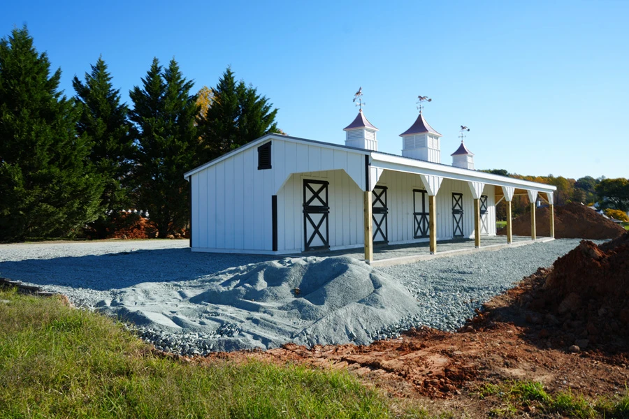 shed row modular horse barn
