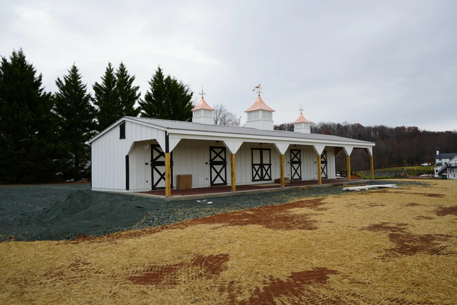 shed row modular horse barn