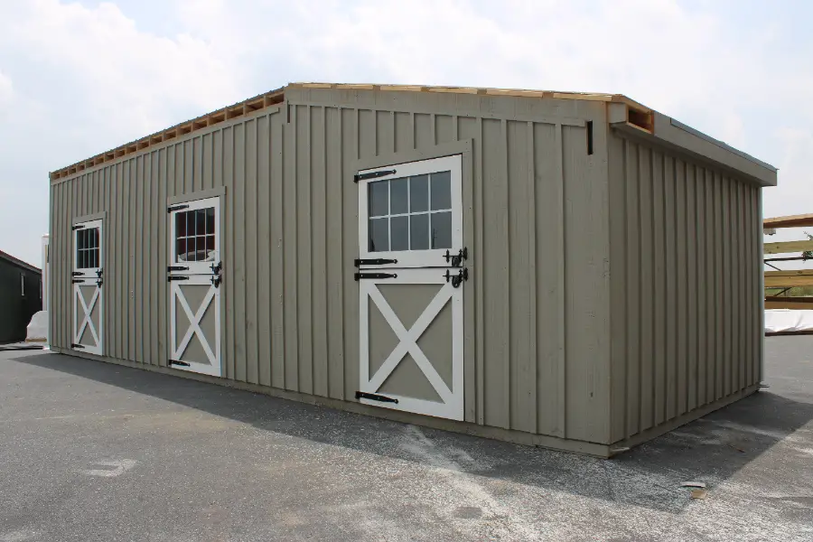 l shaped shed row barn with lean to