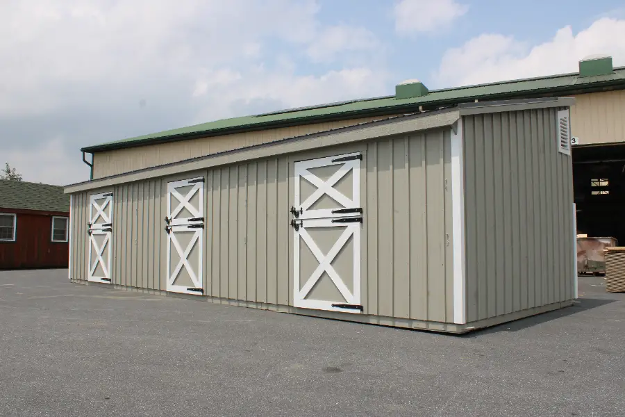 l shaped shed row barn with lean to