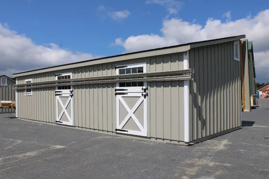 shed row horse barn with lean to