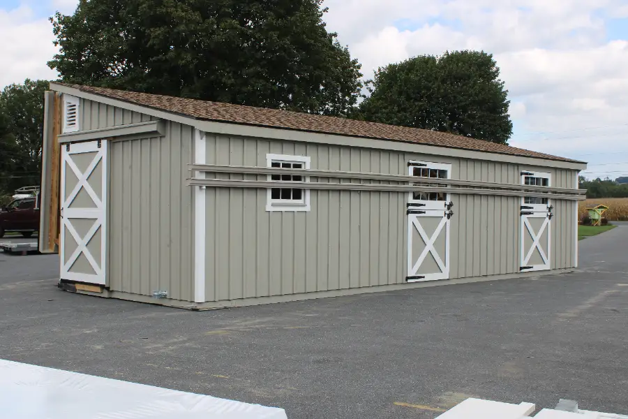 shed row horse barn with lean to