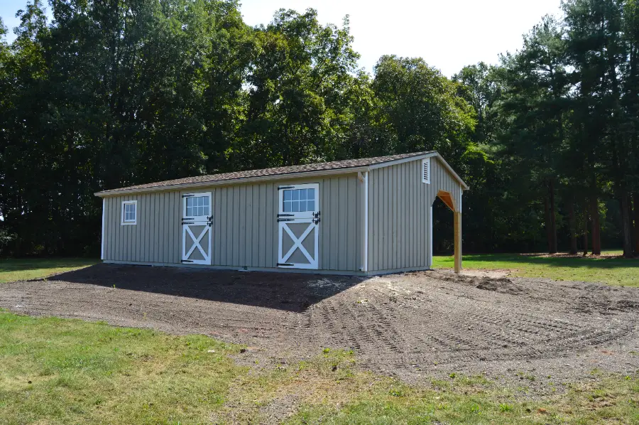 shed row horse barn with lean to