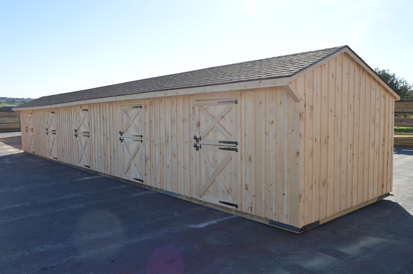 shed row horse barn