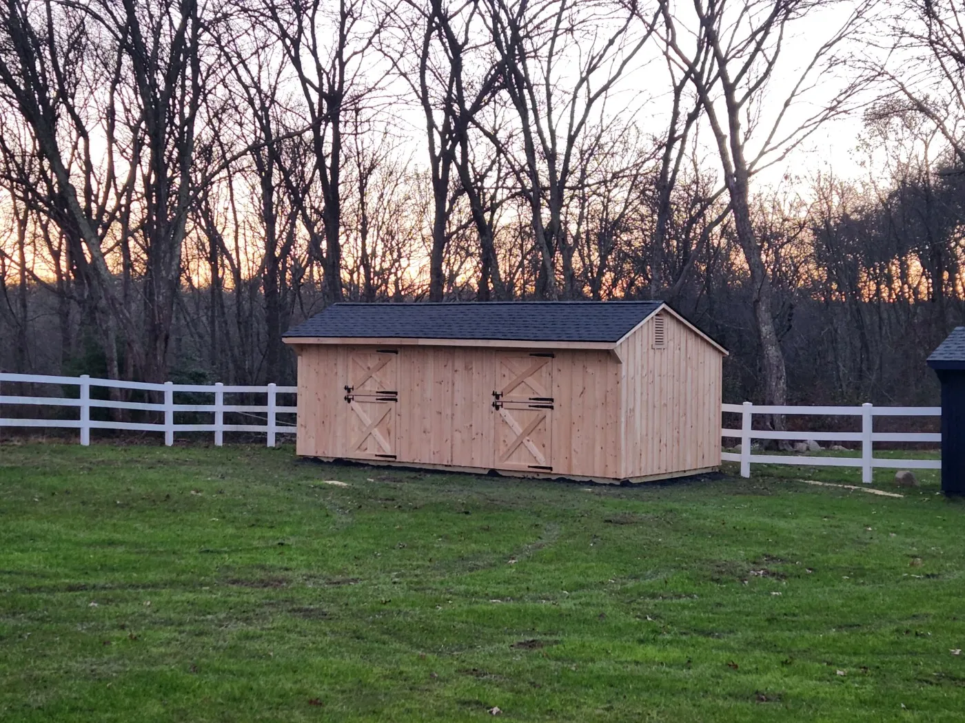shed row horse barn