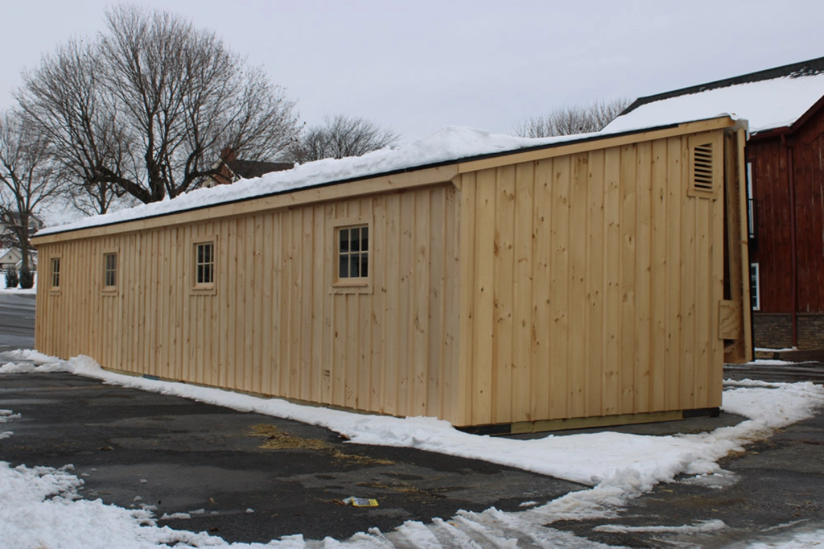 shed row horse barn