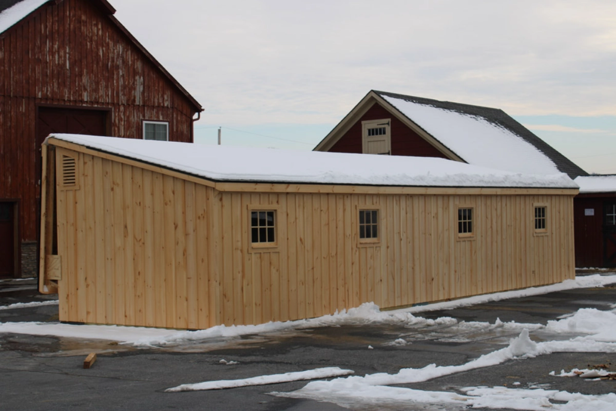 shed row horse barn