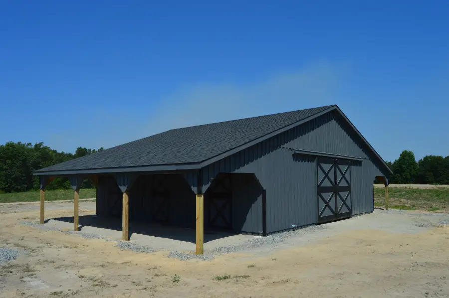 trailside modular barn with lean tos