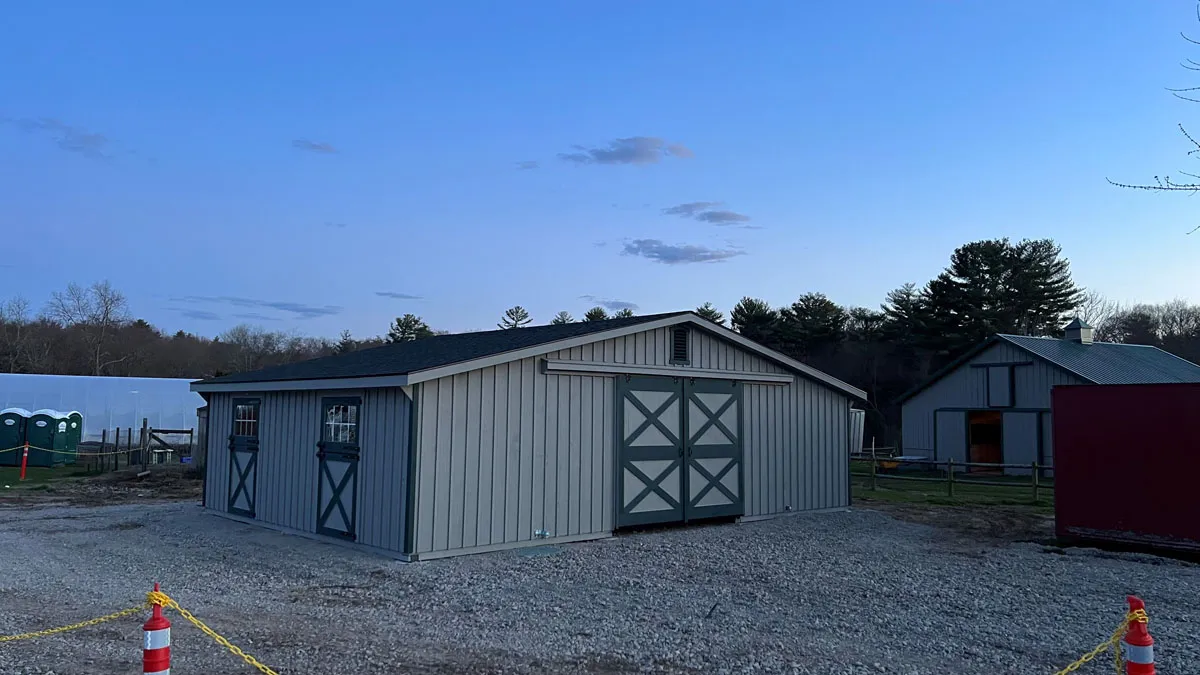 trailside modular horse barn
