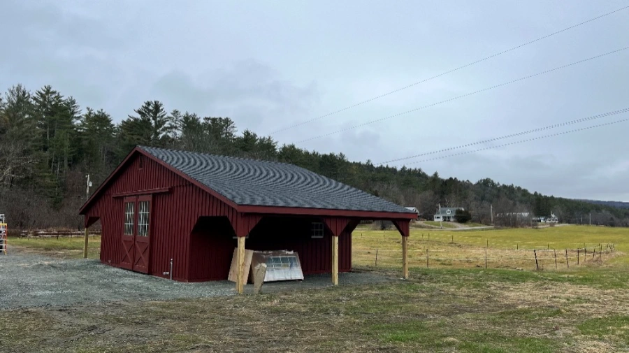 trailside modular barn with lean tos