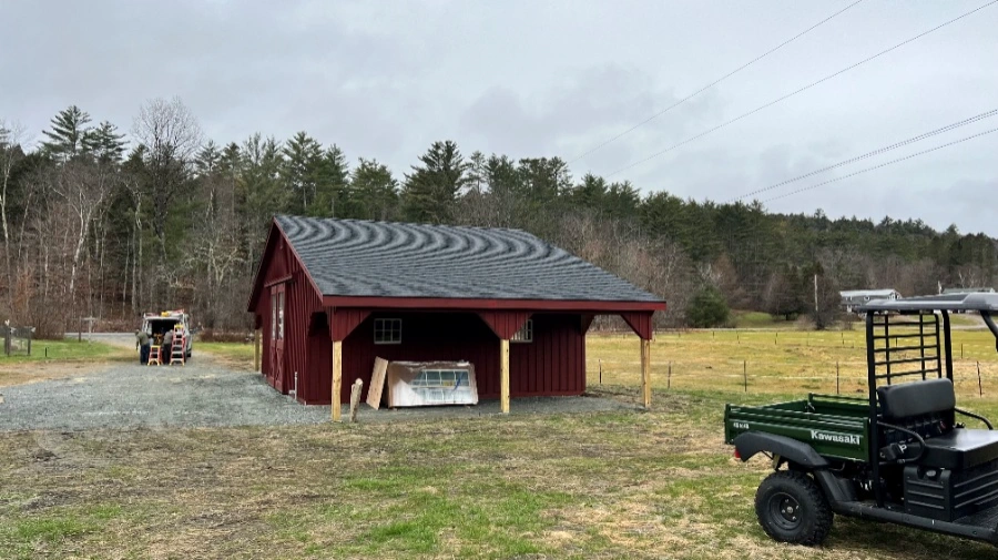 trailside modular barn with lean tos