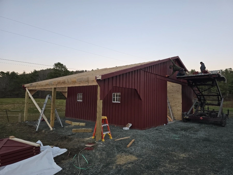 trailside modular barn with lean tos