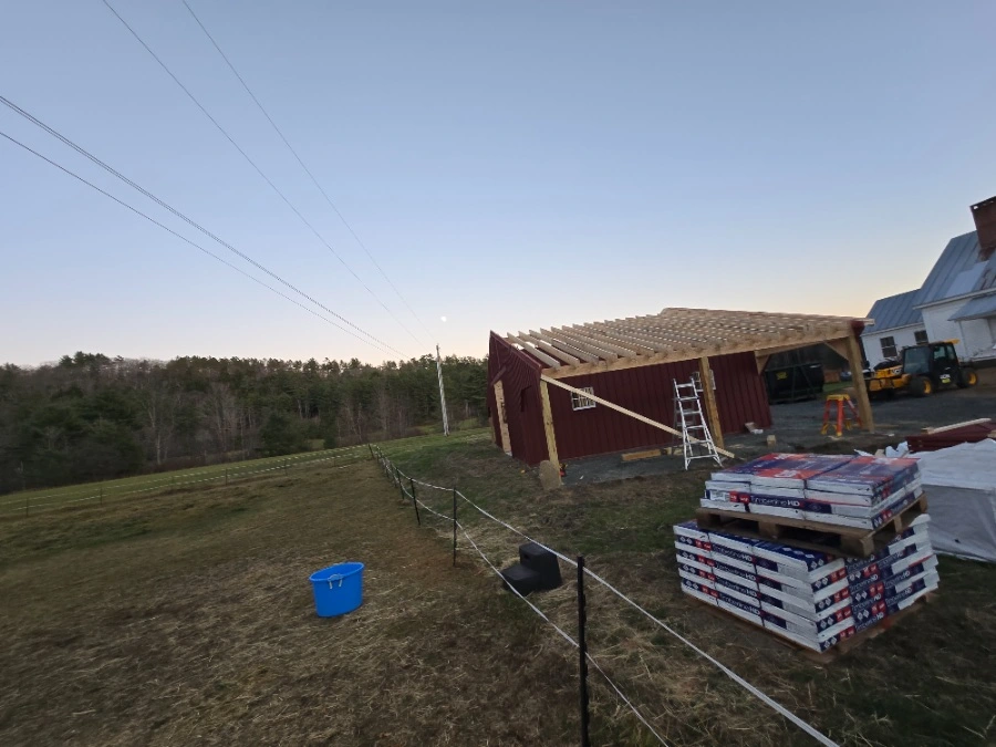 trailside modular barn with lean tos