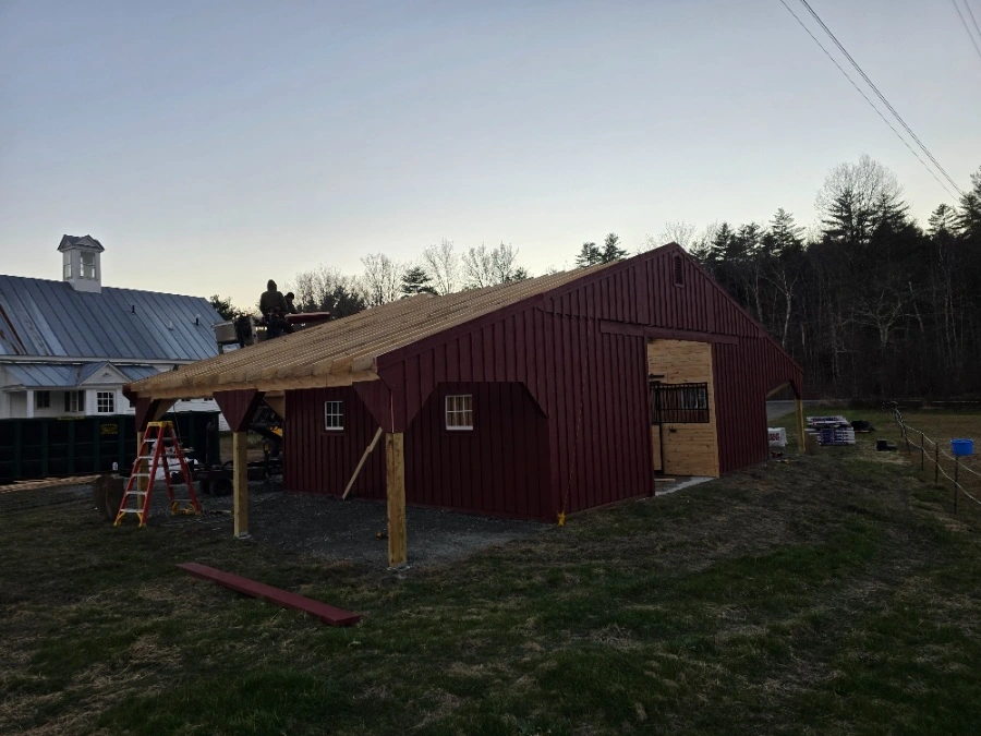 trailside modular barn with lean tos