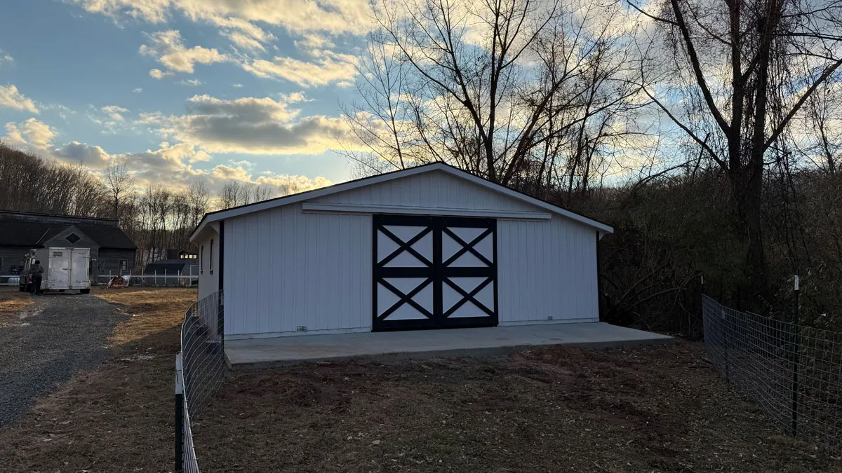 trailside modular horse barn