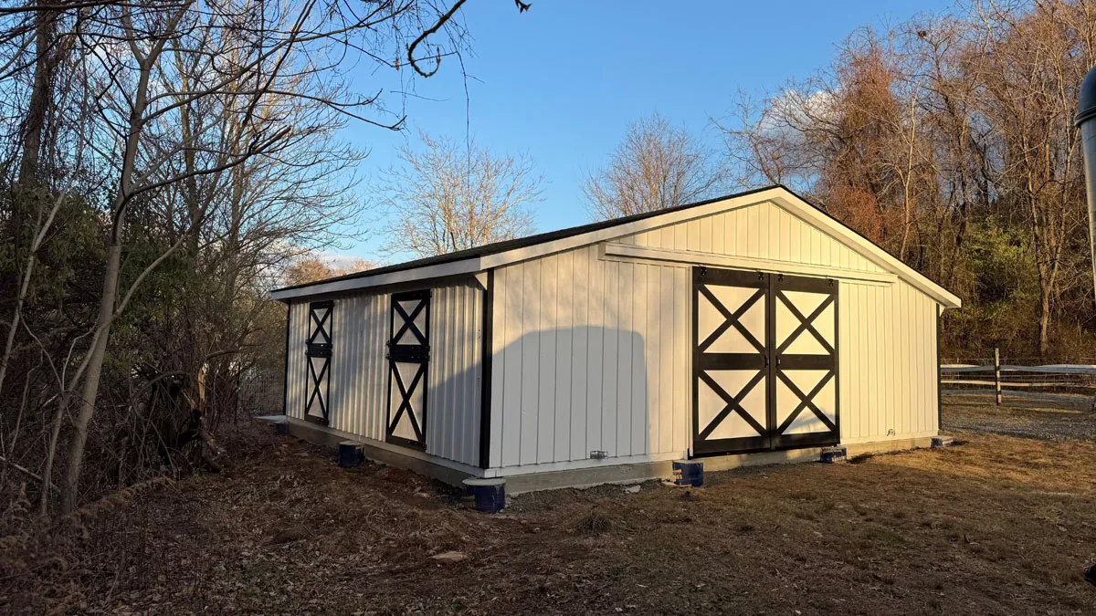 trailside modular horse barn