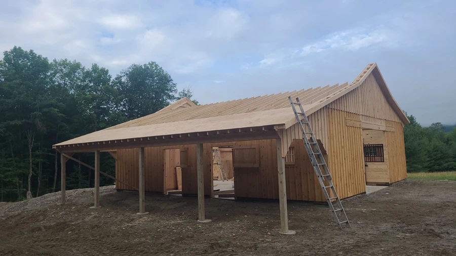 trailside modular horse barn