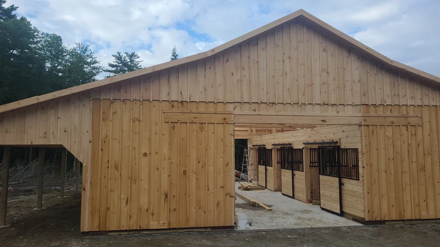 trailside modular horse barn