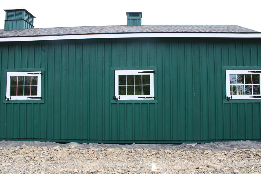 trailside modular horse barn